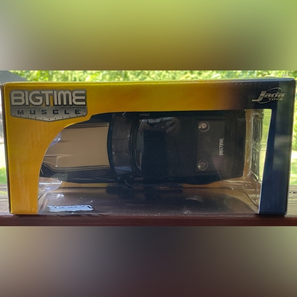 ‘73 Ford Mustang Mach 1 - Big Time Muscle 1:24 Scale Car - Picture 2 of 3